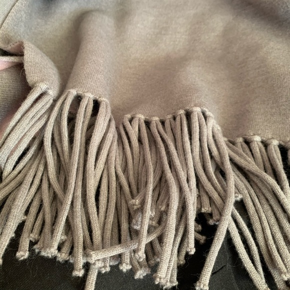 Cloak - Picture 5 of 7